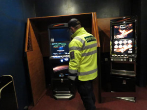 Celníci v Brně kontrolují nelegální herny