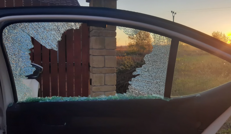 Jedno z vykradených aut.