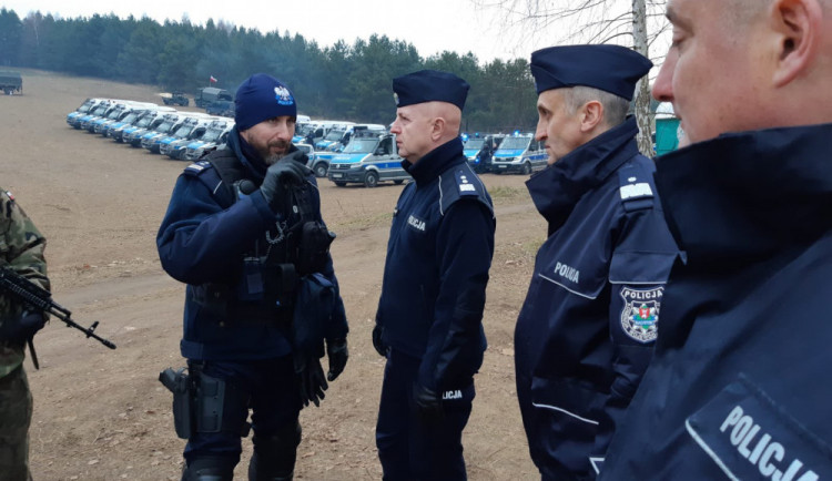 Vyšlete na polsko-běloruskou hranici české policisty, vyzývají vládu poslanci za ODS