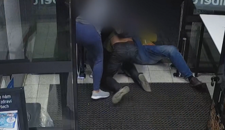 Bitka v supermarketu.