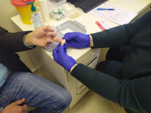 První prosinec patří Světovému dni boje proti AIDS. Nechte si si anonymně ověřit svůj zdravotní stav