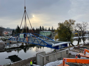 Chodci v Brně dostali novou lávku, umístí se do ní kabely