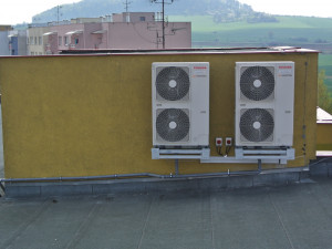  Energetický trh s prudkými výkyvy zasáhl i centrální vytápění v bytových domech. Co s tím? Hledejte nové zdroje