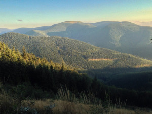 Díky práci u Policie získal obecní byt ve Zlatých Horách na Jesenicku. Mám výbornou a stabilní práci v krásném prostředí hor, říká mladý policista Radek Hlavsa