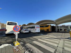 Kvůli vlakové výluce řidiči rok nezaparkují u brněnského autobusového nádraží