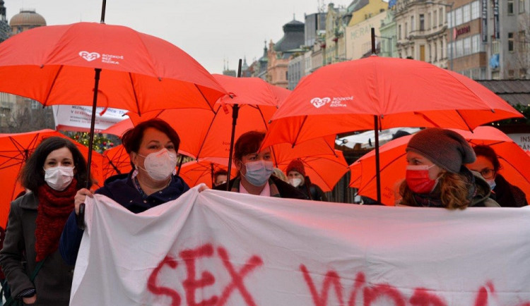 V pátek je Mezinárodním dnem proti násilí na ženách a mužích pracujících v sexbyznysu