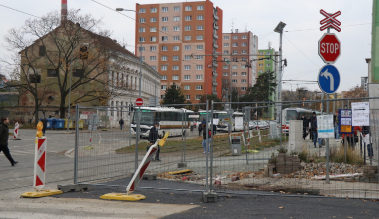 Mendlovo náměstí v Brně se od 18. prosince částečně zprůjezdní