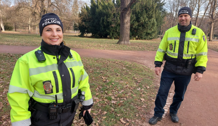 Strážníci Aleš a Hanka.
