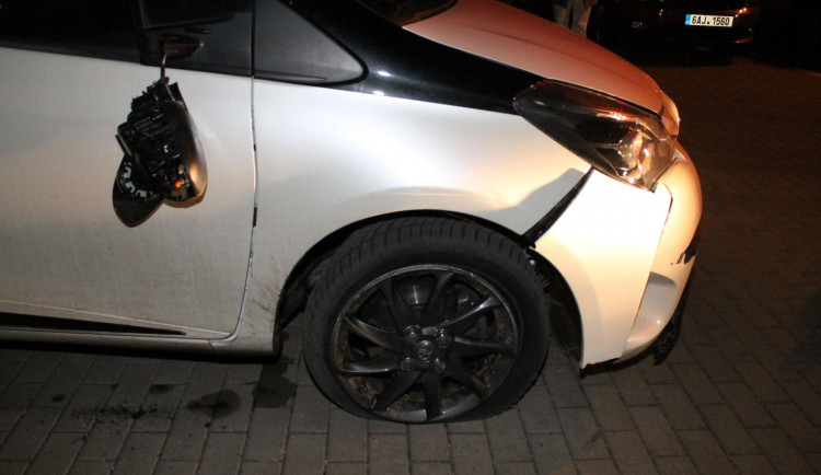 Opilá žena na Brněnsku ujížděla po ráfku policistům