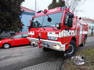 Hasiči testovali průjezdnost ulic. Zásahové vozy blokovala zastavila zaparkovaná auta