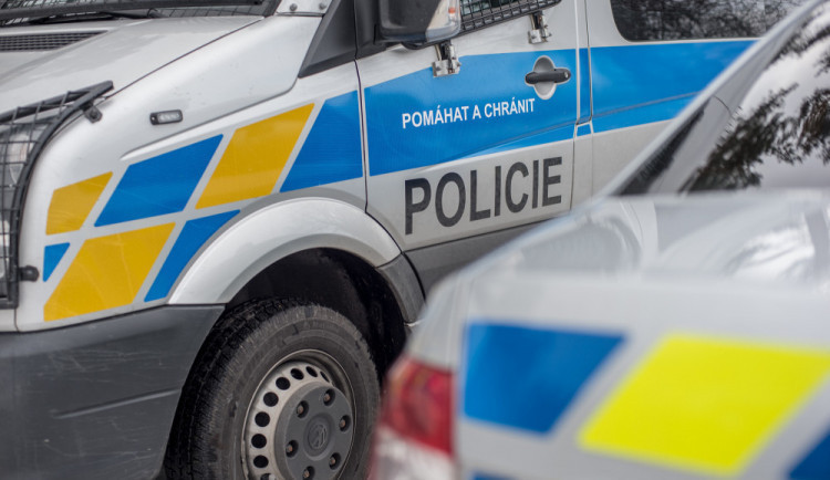 Vyhrožování a pistole u hlavy. Na jižní Moravě se zvrtla hádka rozvádějících se manželů