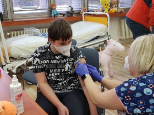 Brněnská nemocnice proti covidu naočkovala 1700 dětí, chystá se na druhé dávky