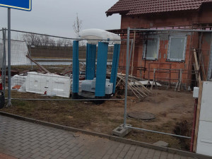 Vandal na Brněnsku naštval dělníky, zničil jim mobilní toaletu