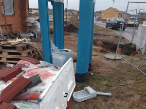 Vandal na Brněnsku naštval dělníky, zničil jim mobilní toaletu