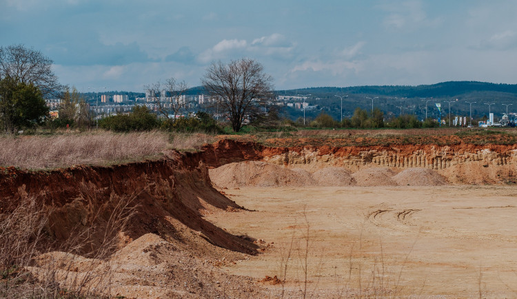Černovická pískovna.