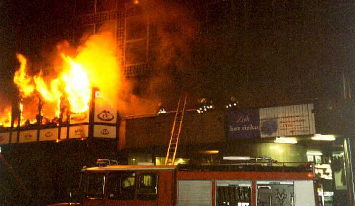 Požár budovy kasina.