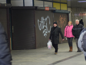 Prodejci mohli dál prodávat. Brno schytává kritiku za vyklizení podchodu od občanské iniciativy