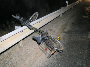Neznámý řidič na jižní Moravě srazil cyklistku. Po nehodě ani nezastavil