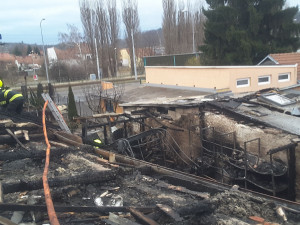 Požár v Brně připravil o domov starší pár. Manžele ubytovala městská část