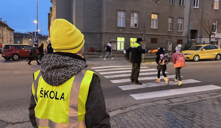 Znojmo povolalo k přechodům nové posily, hlídkují tam senioři