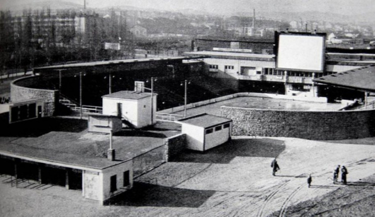 Před 75 lety se otevřel v Brně hokejový stadion za Lužánkami
