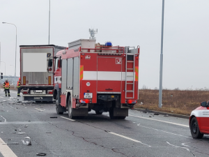 Při srážce s kamionem v Brně zemřel řidič osobního auta