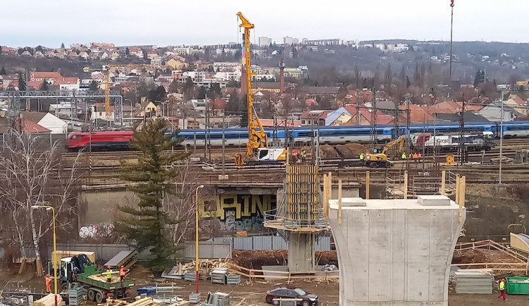 V Brně staví estakádu. Bude součástí dopravní okruhu