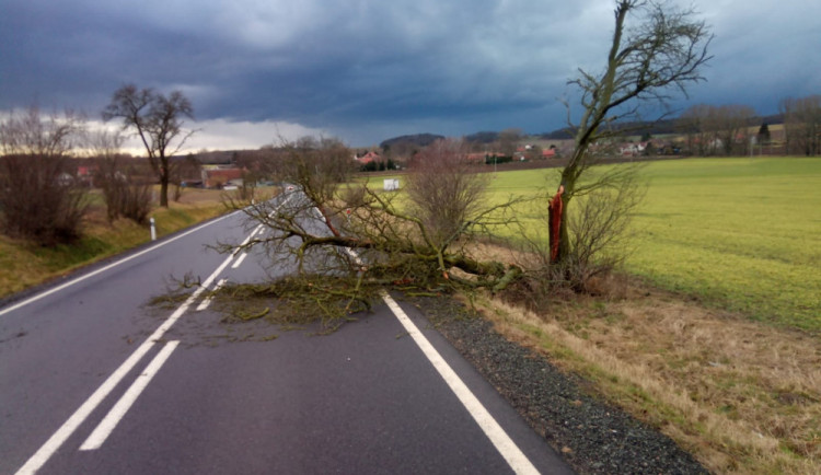 Jižní Moravou se prožene nebezpečný vítr. Meteorologové radí zbytečně nevycházet z domu