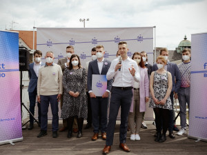 Úmysl založit hnutí oznámil před novináři Pokorný na začátku května 2020.