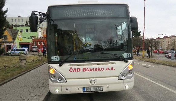 V Blansku se vyznamenal autubusák. Dupl na brzdu a zabránil nehodě