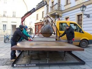 V Galerii Šilingrák si lidé můžou prohlédnout a osahat novou sochu