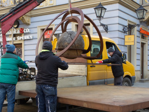 V Galerii Šilingrák si lidé můžou prohlédnout a osahat novou sochu