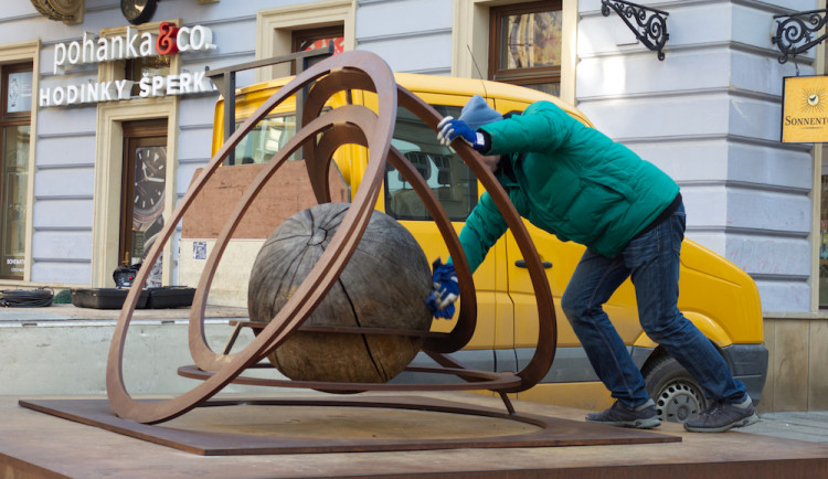 V Galerii Šilingrák si lidé můžou prohlédnout a osahat novou sochu