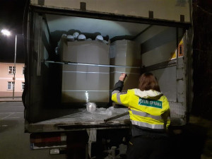 Do Česka mířilo deset tun zteplalého kebabu. Přivezl jej polský kamion