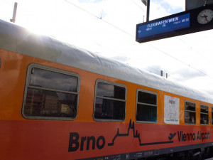 Brno vyslalo historicky první vlak, který dojede až na vídeňské letiště