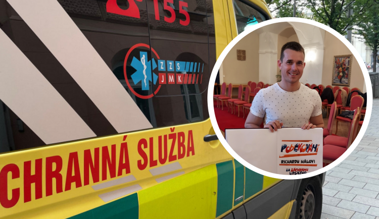 Hasič z jižní Moravy zachránil život ženě se zástavou srdce, seniorka mu veřejně poděkovala