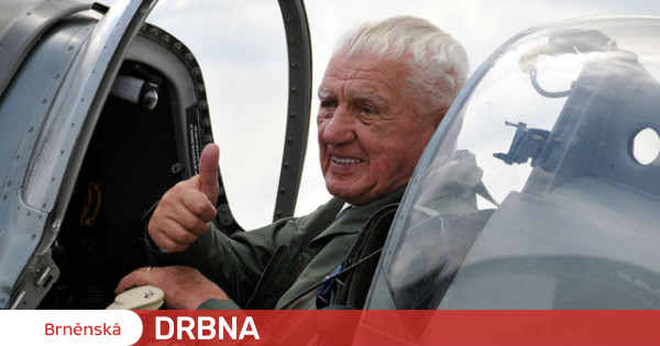 Der letzte tschechoslowakische RAF-Pilot Emil Boček feiert seinen 90. Geburtstag Firmennachrichten Brněnská Drbna