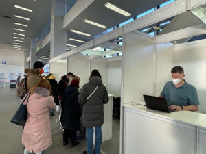 Na brněnské výstaviště míří uprchlíci z Ukrajiny. Otevřelo se tam centrum pomoci