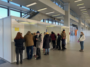 Na brněnské výstaviště míří uprchlíci z Ukrajiny. Otevřelo se tam centrum pomoci