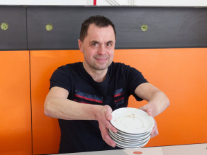 Rekordman v Brně spořádal za pět minut čtyřicet prasečích mozků