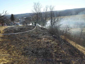 Sucho a vítr. Jižní Moravu zasáhl neobvyklý počet požárů