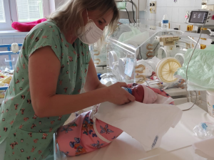 V brněnském babyboxu našli novorozenou holčičku. Jméno dostala po zdravotní sestřičce