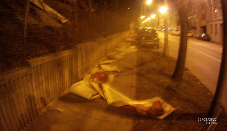 Jsem bojovník proti reklamnímu smogu, představil se muž v Brně po útoku na bilboardy