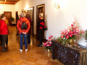 Slavnou brněnskou vilu, v níž nocoval i Fidel Castro, provonělo přes tisíc květin