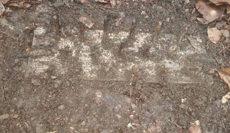 Na Brněnsku hledají nepřítele cyklistů, který na ně nastražil zákeřnou past