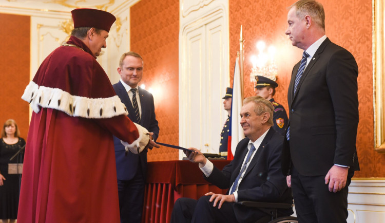 Prezident Zeman jmenoval nového rektora Mendelovy univerzity