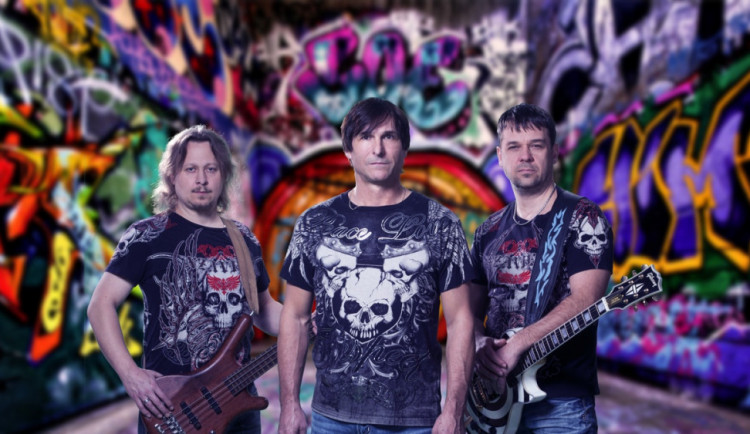 Češi zadarmo, cizinci za plné vstupné, česká kapela Extra Band šokovala kontroverzním prohlášením