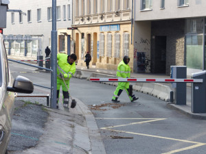Na blokové čištění v Brně upozorňují řidiče značky i mobilní aplikace