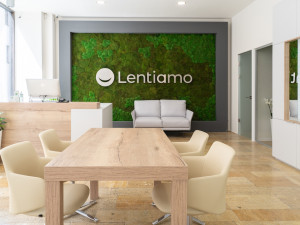 Nad výběrem brýlí už nemusíte mhouřit oči. Optika Lentiamo slaví v Brně 1 rok!