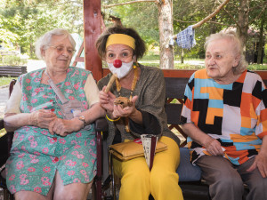 Zdravotní klauni nově rozdávají radost v Domě Naděje Brno-Vinohrady.  Dříve narozené budou navštěvovat ob týden